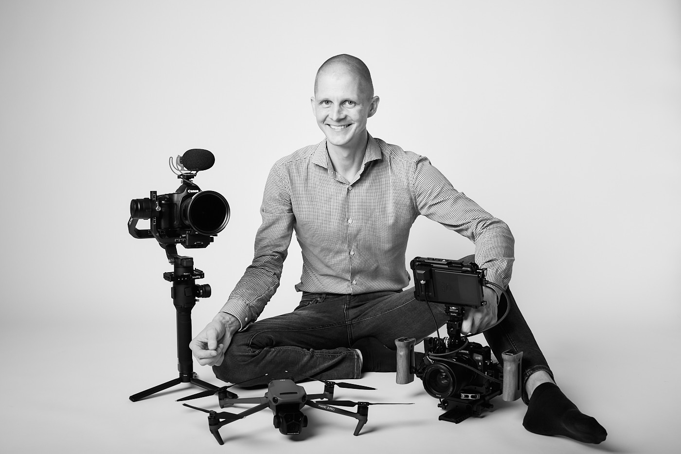 Studio Portrait Andreas - Andreas mit Equipment - ImagoSTUDIO ⎪ Andreas Strobl